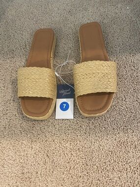 Universal Thread Braided Straw Slide Sandals in Tan